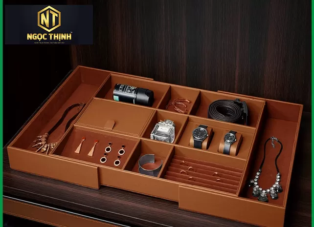 KỆ ĐỰNG ĐỒ TRANG SỨC BỌC DA CAO CẤP TẠI LONG Tân